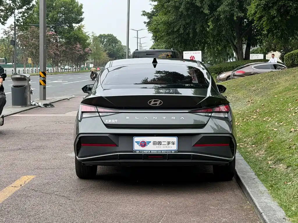 Hyundai Elantra 2024