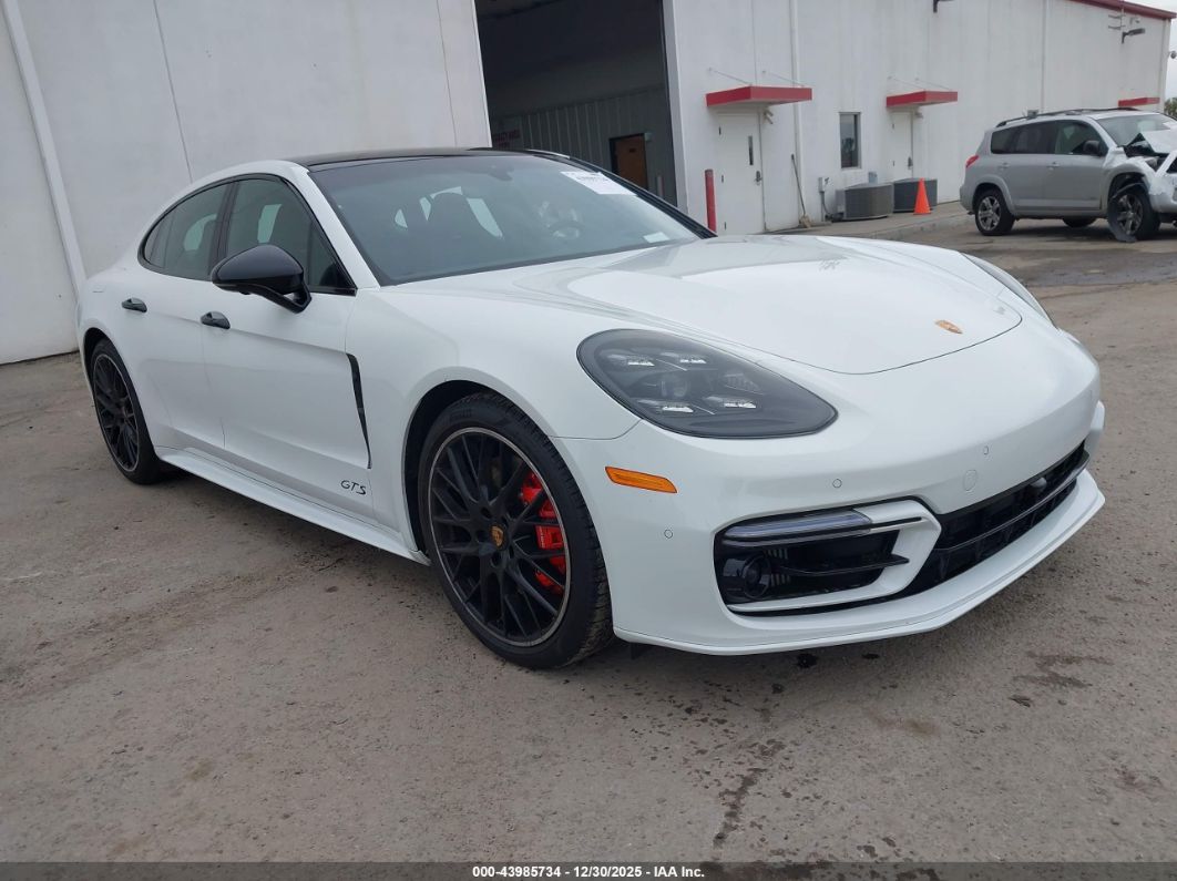 Porsche Panamera 2023