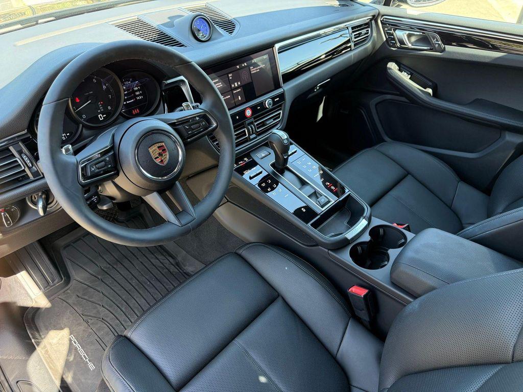 Porsche Macan 2025