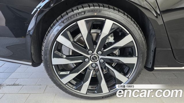 Volvo S90 2025