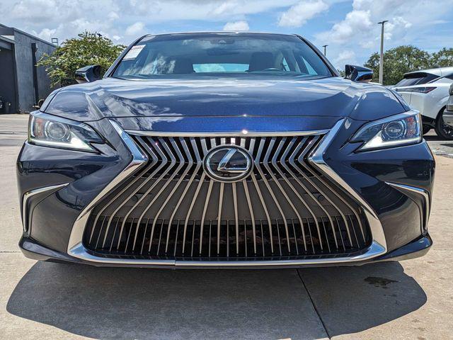 Lexus ES 2021