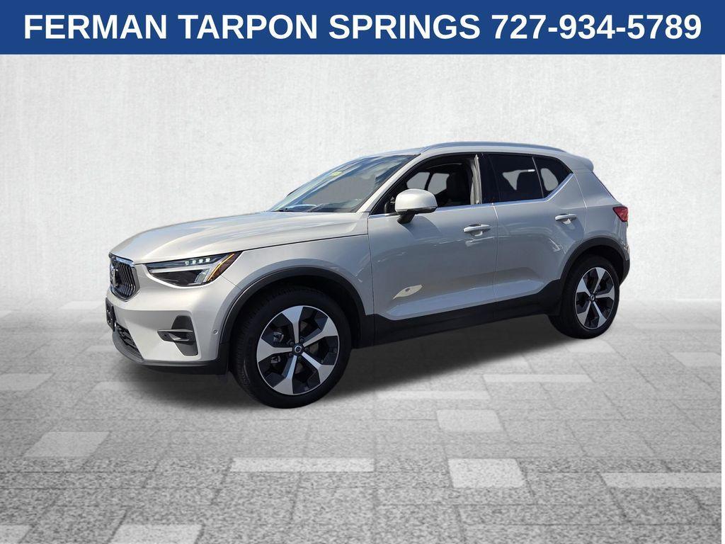 Volvo XC40 2025