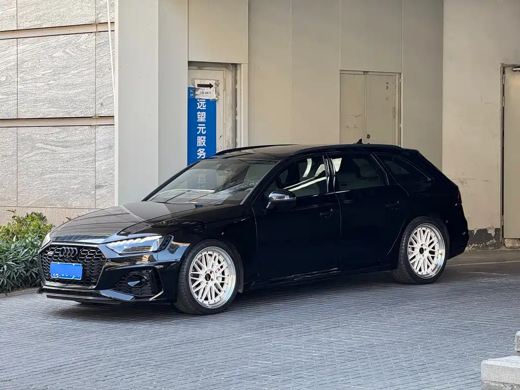 Audi RS 4 2021
