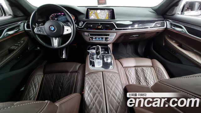BMW 7 серии 2021
