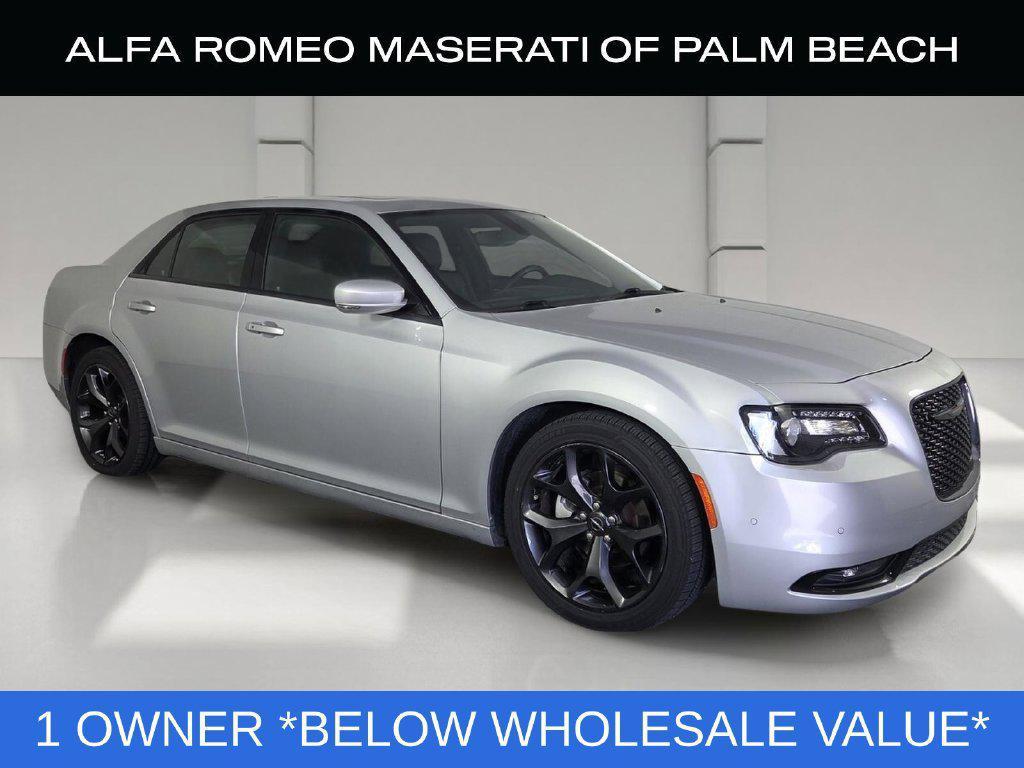 Chrysler 300 2023