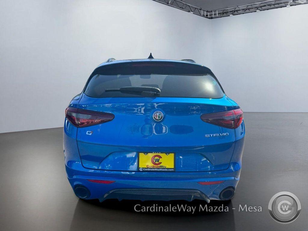 Alfa Romeo Stelvio 2023