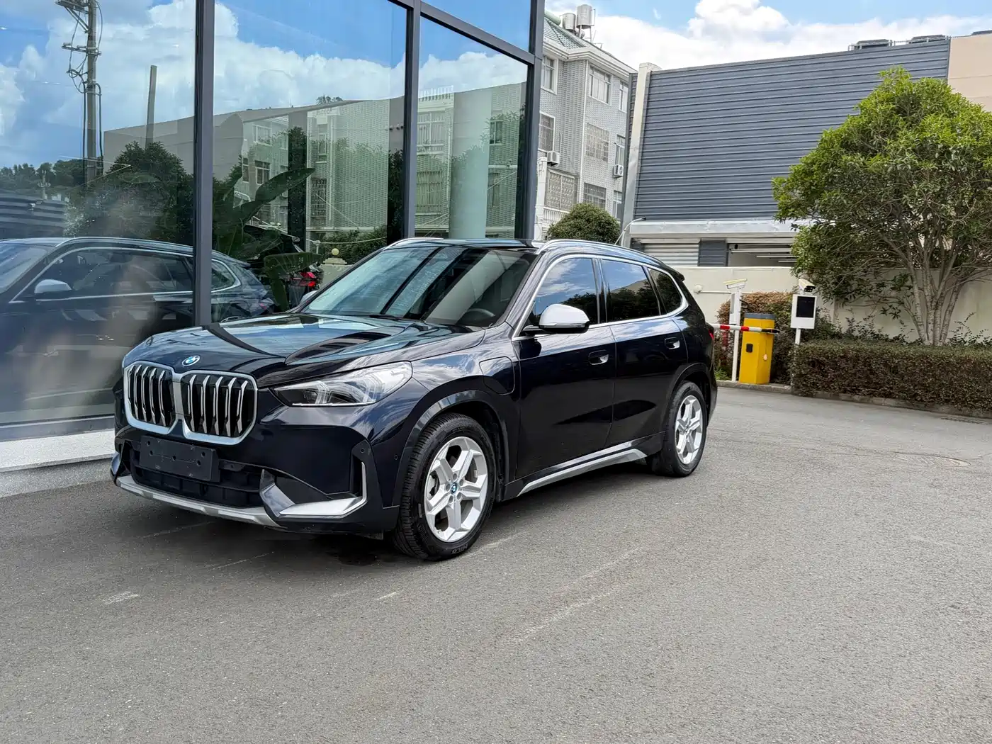 BMW iX1 2024