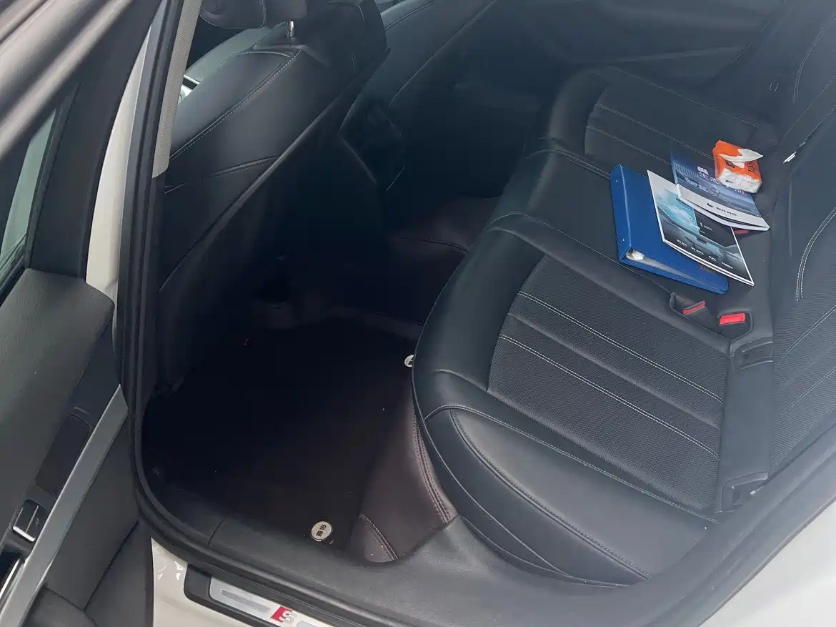 Audi A4 2024