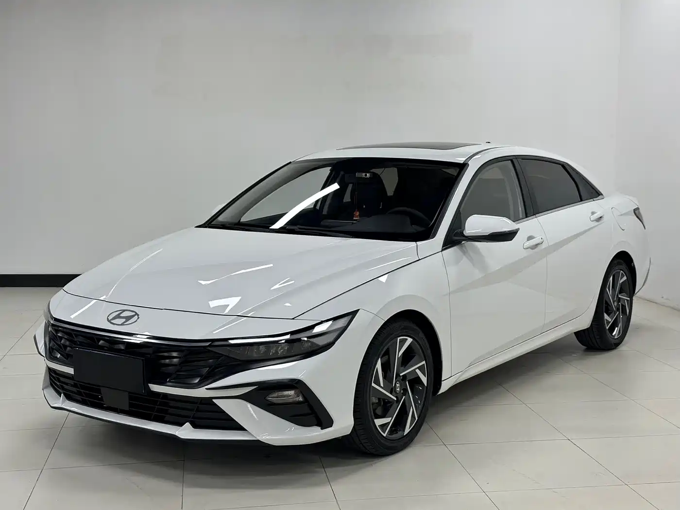 Hyundai Elantra 2023