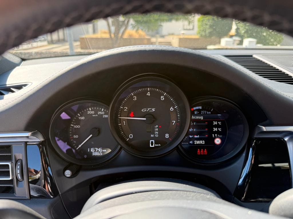 Porsche Macan 2023