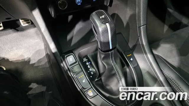 Hyundai Veloster 2020