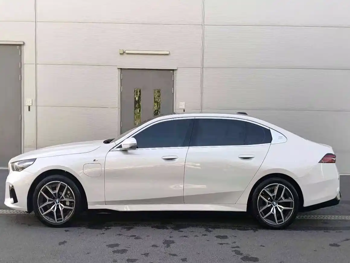 BMW i5 2026