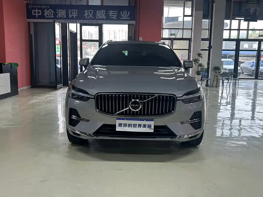 Volvo XC60 2022