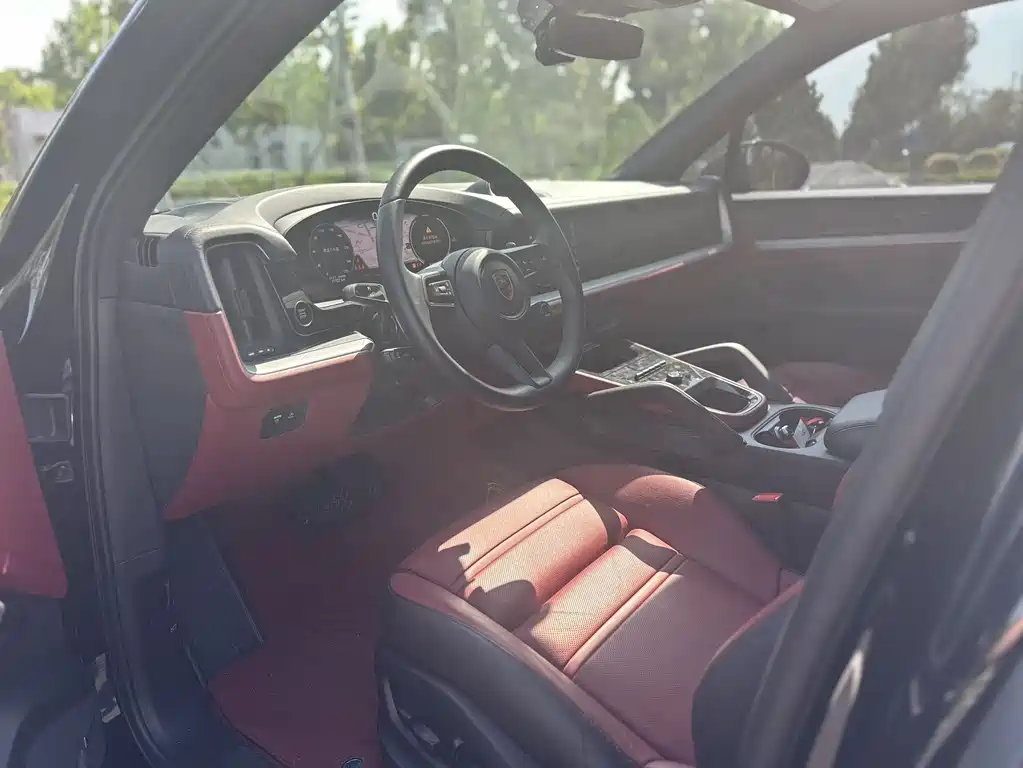 Porsche Cayenne 2024