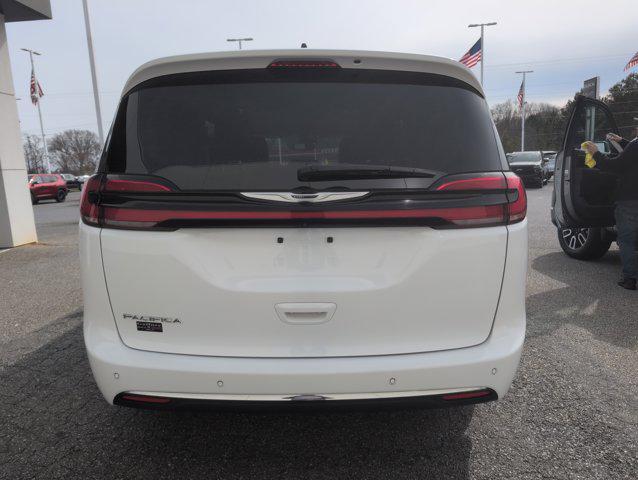 Chrysler Pacifica 2024