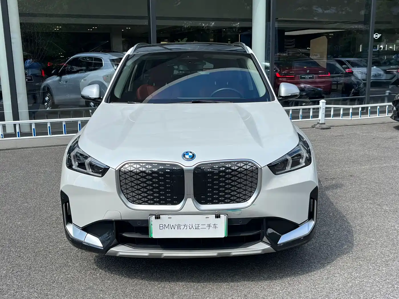 BMW iX1 2025