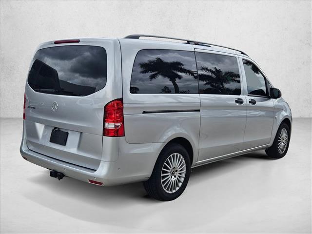 Mercedes-Benz Metris 2023