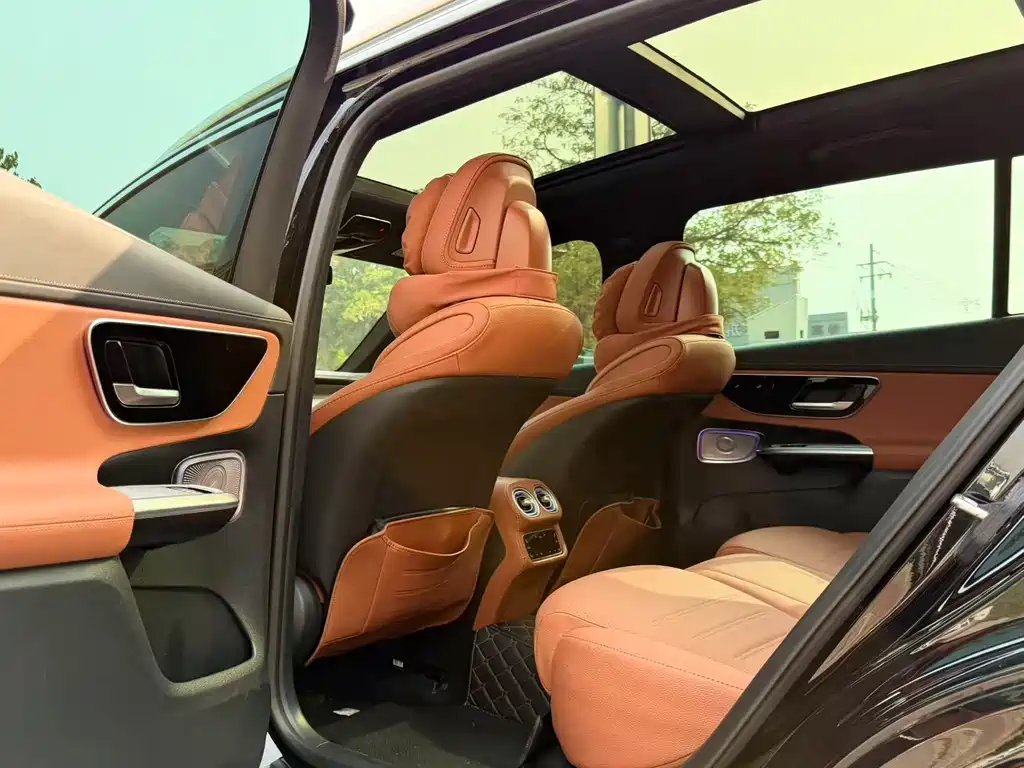 Mercedes-Benz GLC 2025