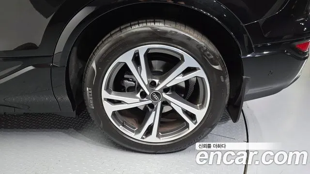 Audi Q6 e-tron 2025