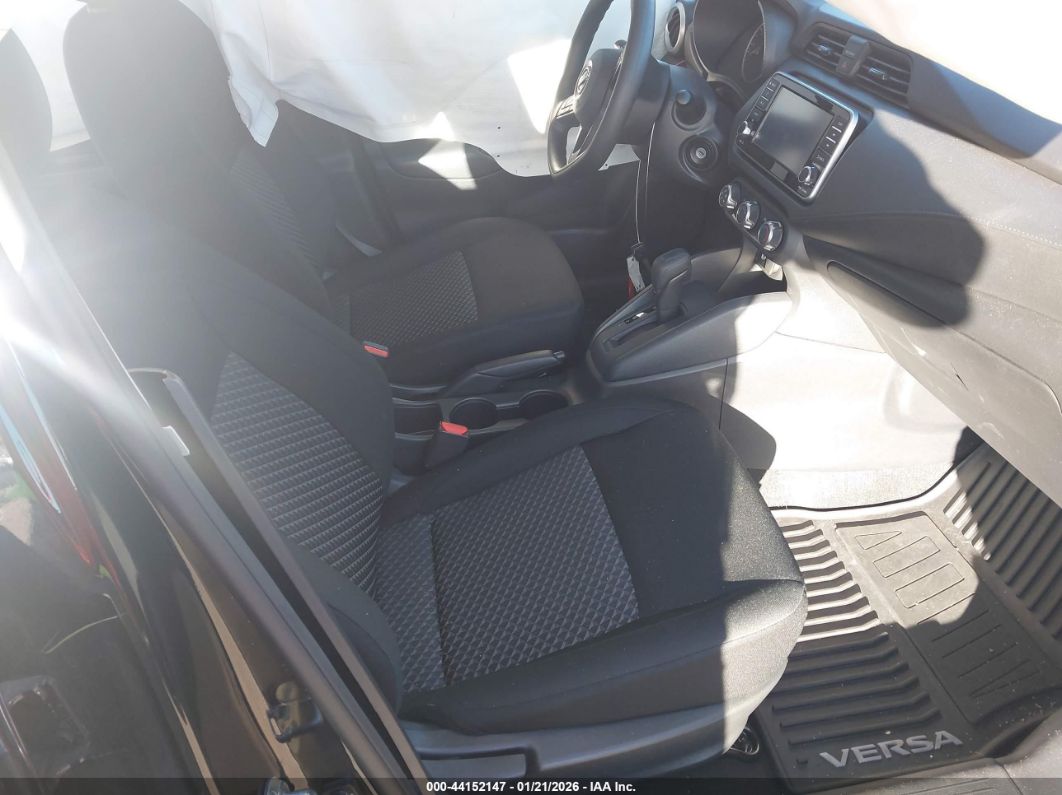 Nissan Versa 2024