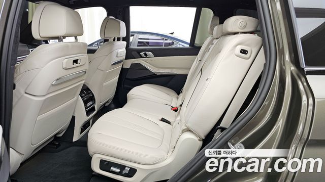 BMW X7 2025