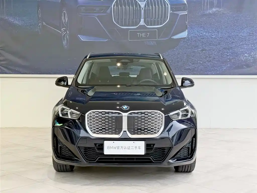 BMW iX1 2024