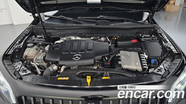 Mercedes-Benz GLB 2023
