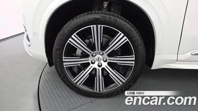 Volvo XC90 2025