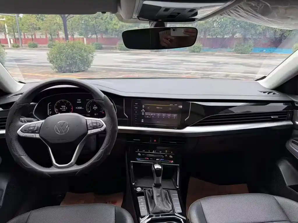 Volkswagen Passat 2025
