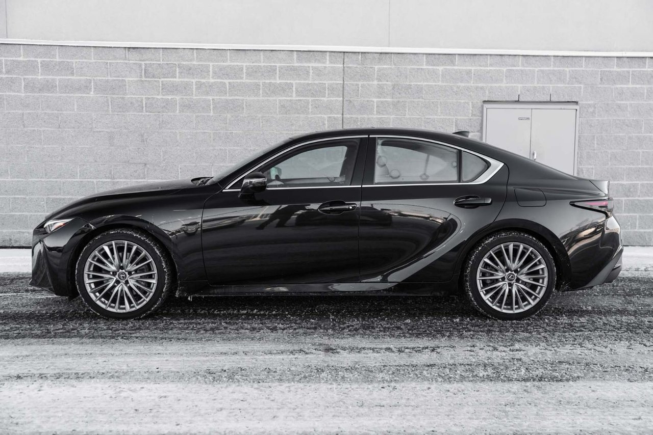 Lexus IS 2022