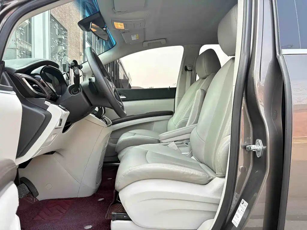 Buick GL8 2023