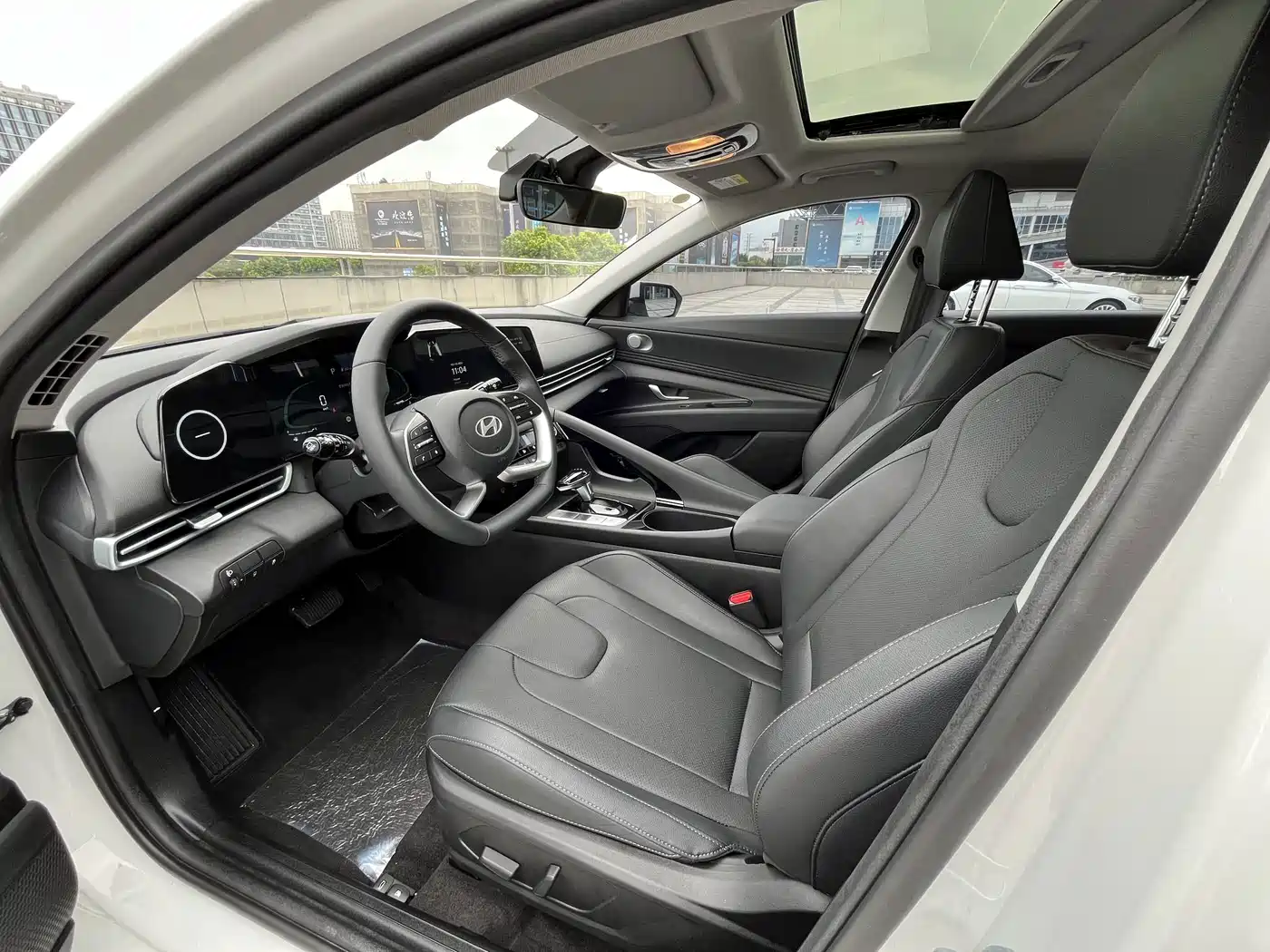 Hyundai Elantra 2025
