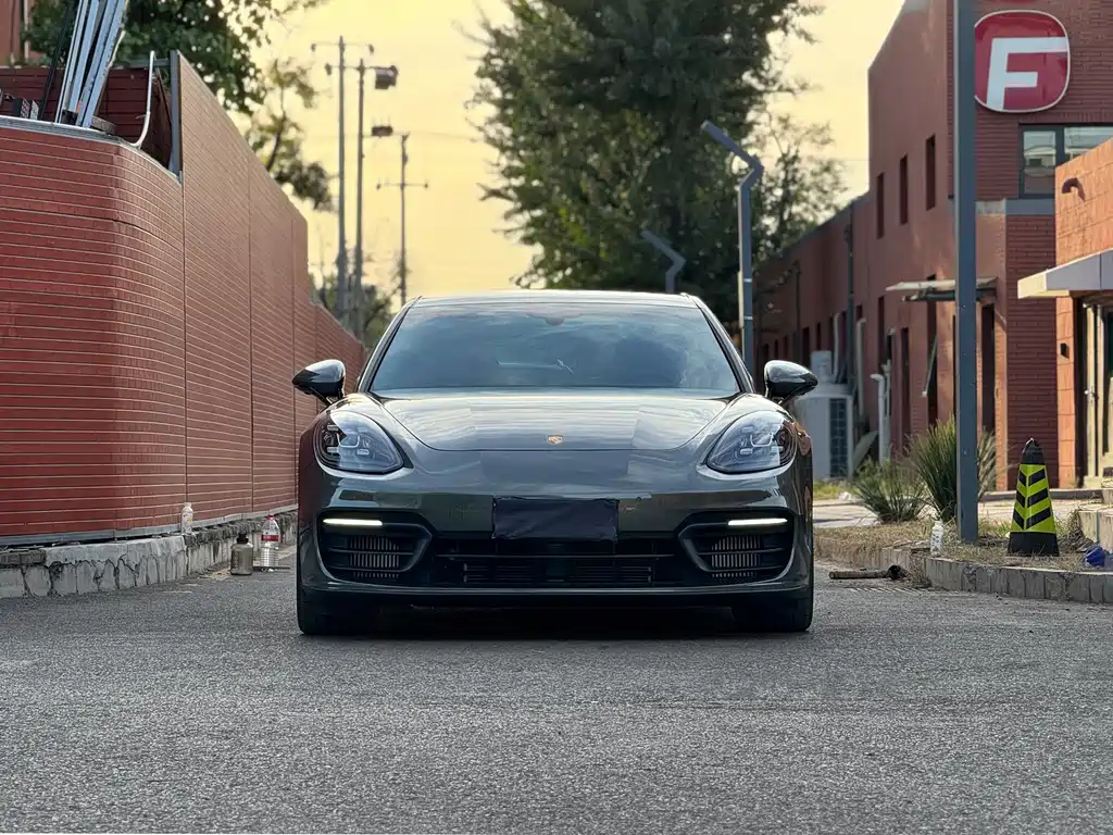 Porsche Panamera 2024