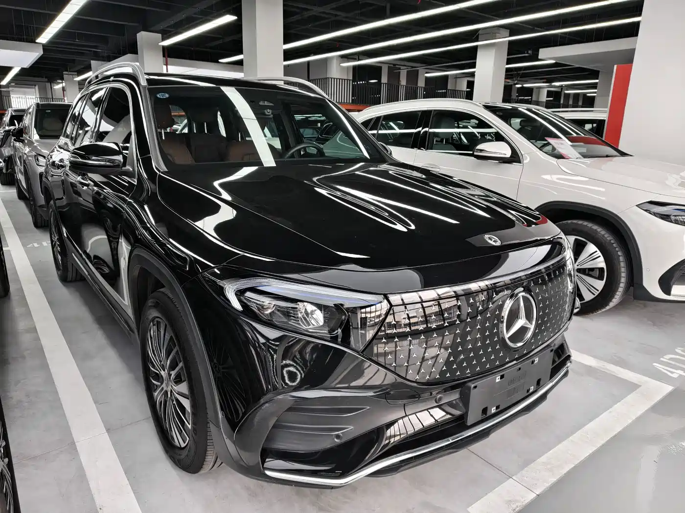 Mercedes-Benz EQB 2025
