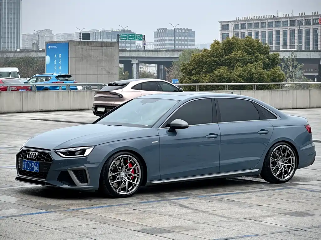 Audi A4 2023