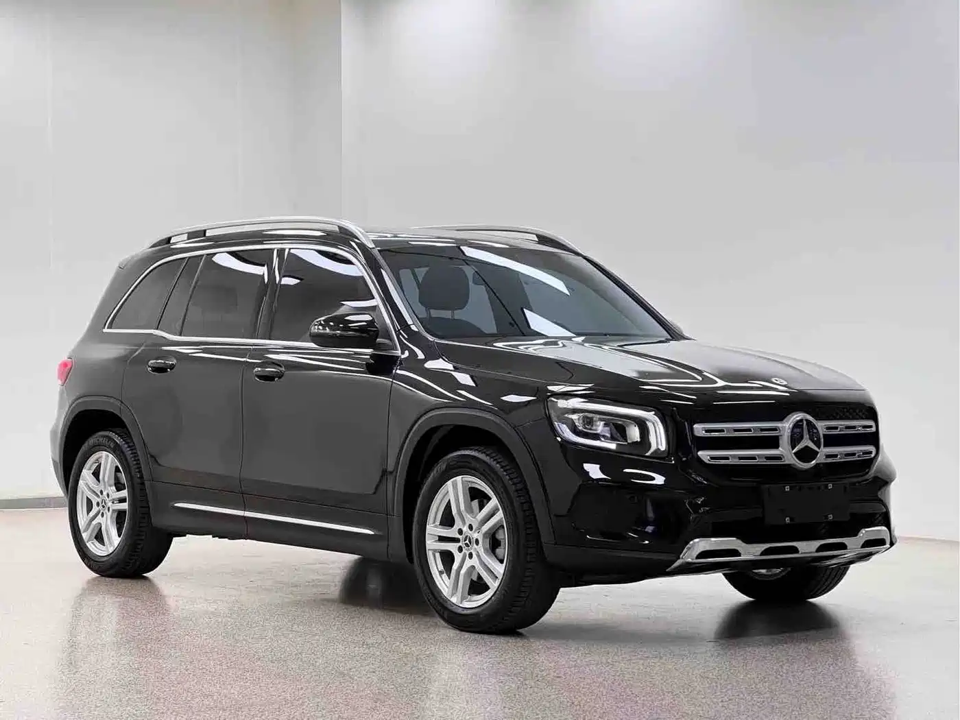 Mercedes-Benz GLB 2023