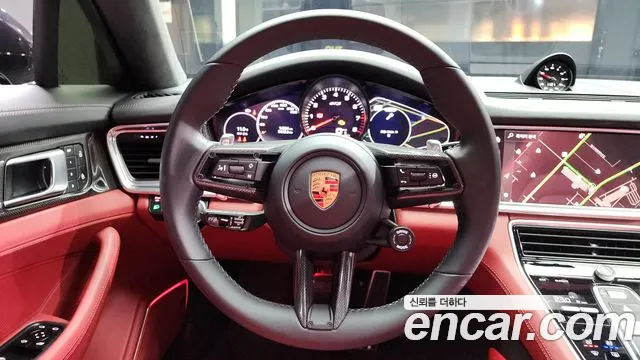 Porsche Panamera 2023