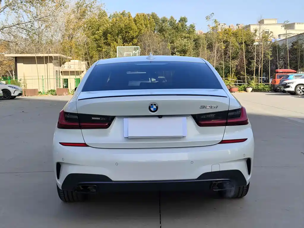 BMW 3 серии 2022