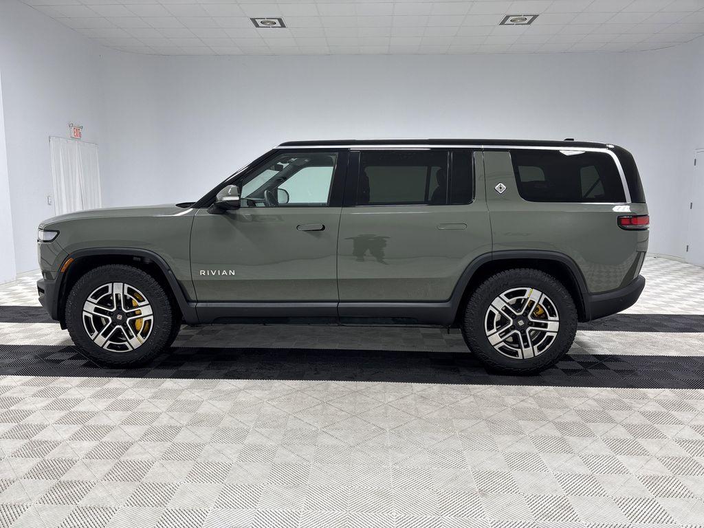 Rivian R1S 2022