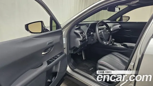 Lexus UX 2022
