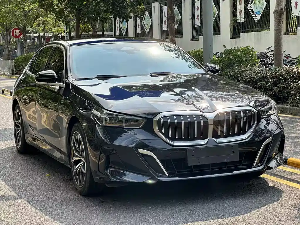 BMW i5 2024