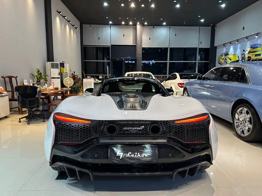 McLaren Artura 2024