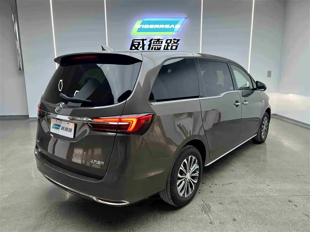 Buick GL8 2025