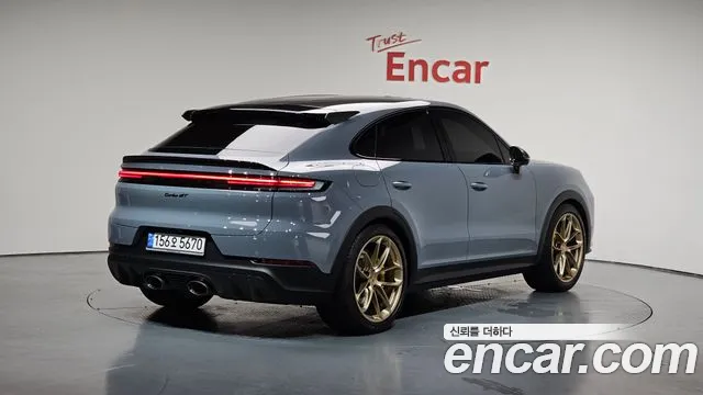 Porsche Cayenne 2024
