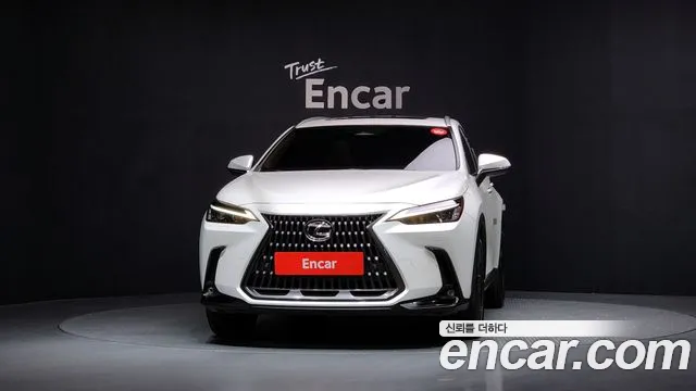 Lexus NX 2024
