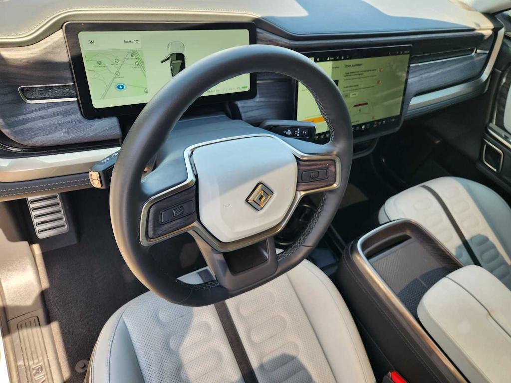Rivian R1S 2023