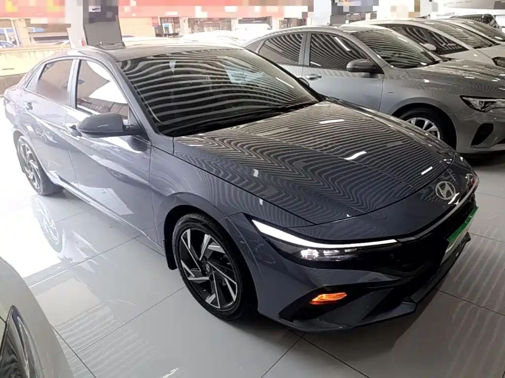 Hyundai Elantra 2025