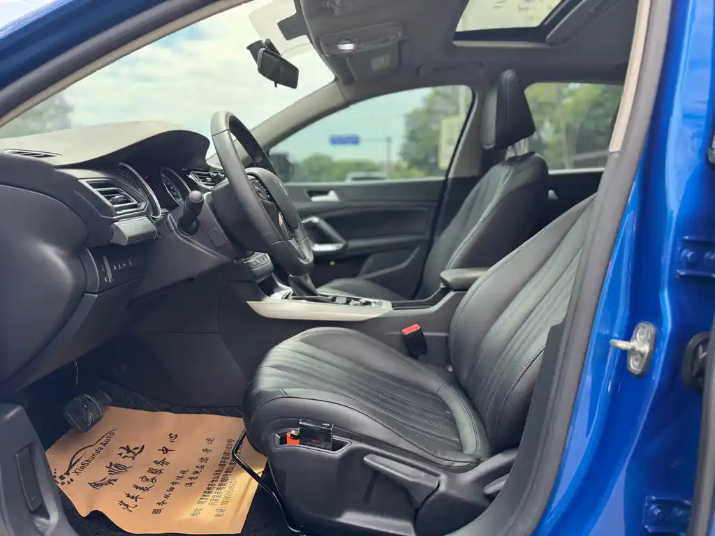 Peugeot 408 2021