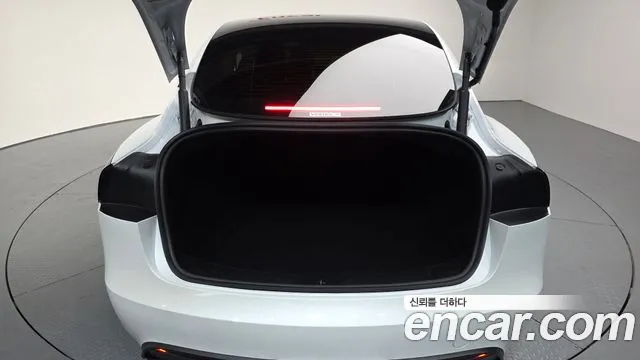 Tesla Model 3 2024