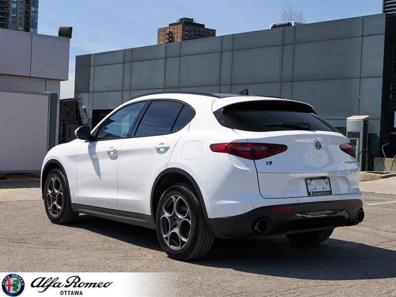 Alfa Romeo Stelvio 2023